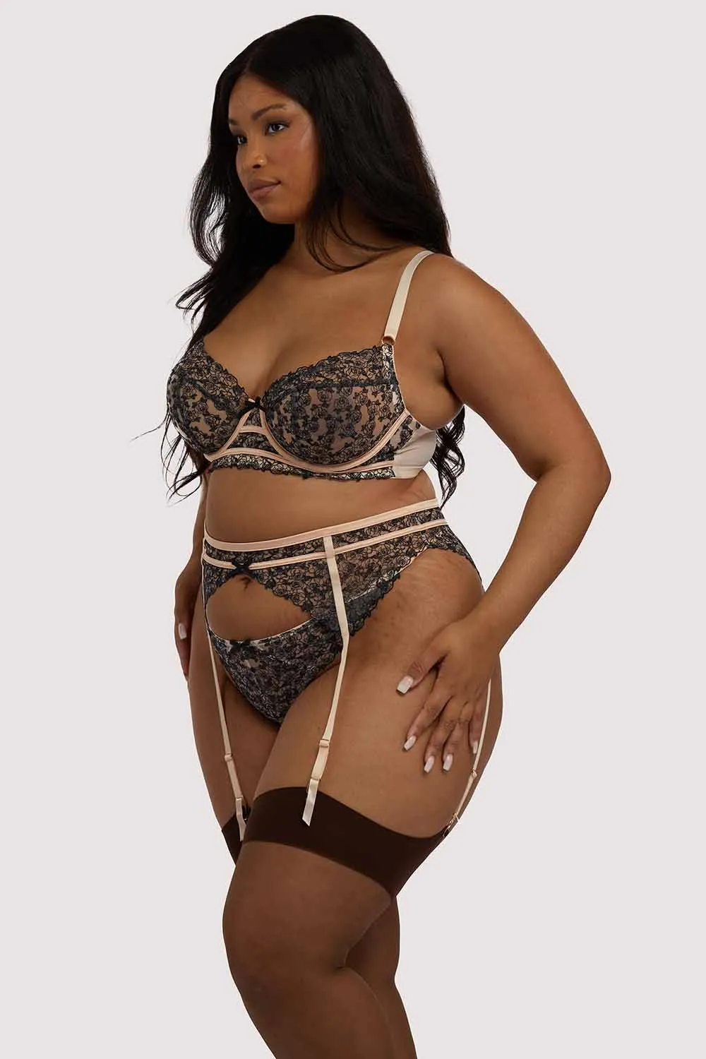 Skull & Roses Embroidery Peach Suspender Belt